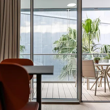 Seaside With Terrace - Waterfront Apartment *